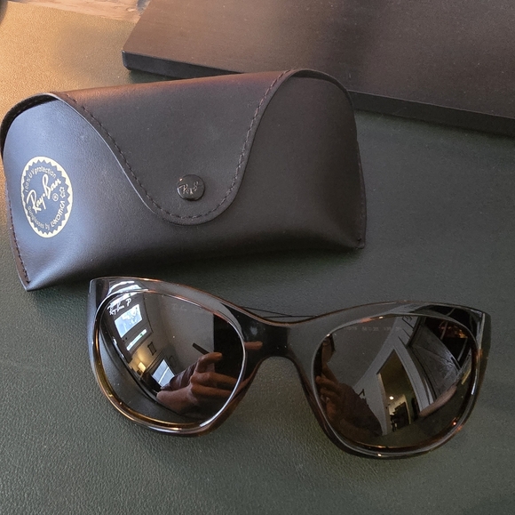 Ray-Ban Polarized Tortoise/light Havana Sunglasses with Case - Picture 1 of 8